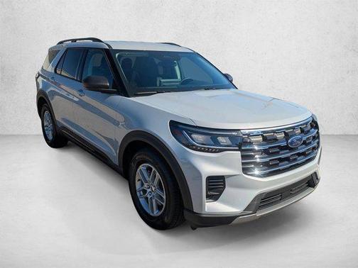 Space White Metallic 2026 Ford Explorer Active (200A)