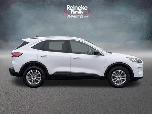 OXFORD WHITE 2022 Ford Escape SE