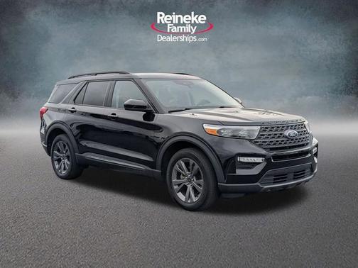 AGATE BLACK METALLIC 2023 Ford Explorer XLT