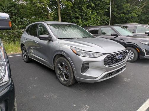 ICONIC SILVER METALLIC 2023 Ford Escape ST-LINE