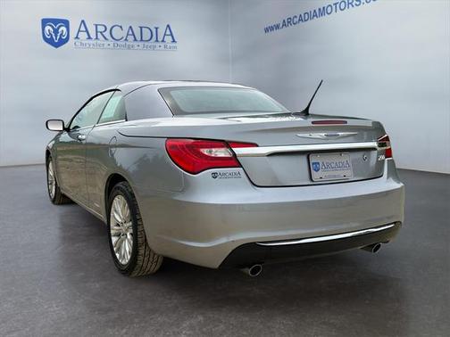 2013 Chrysler 200 Limited
