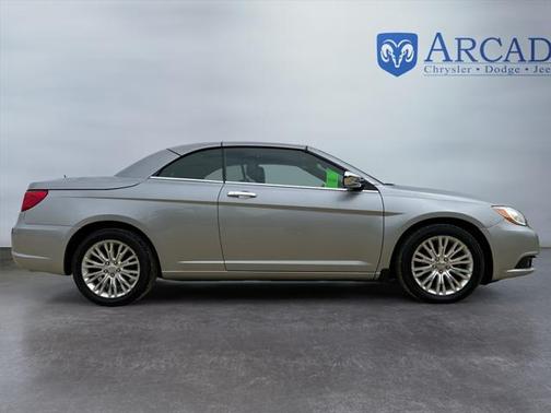 2013 Chrysler 200 Limited