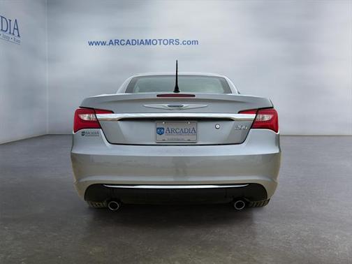 2013 Chrysler 200 Limited