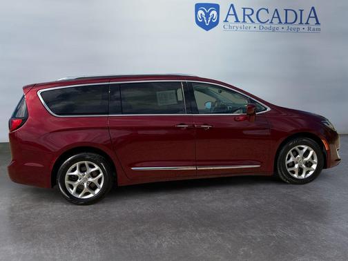 Velvet Red Pearlcoat 2019 Chrysler Pacifica Touring L
