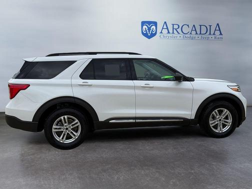 Oxford White 2020 Ford Explorer XLT