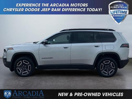 Silver Zynith Clearcoat 2026 Jeep Cherokee Laredo 4x4