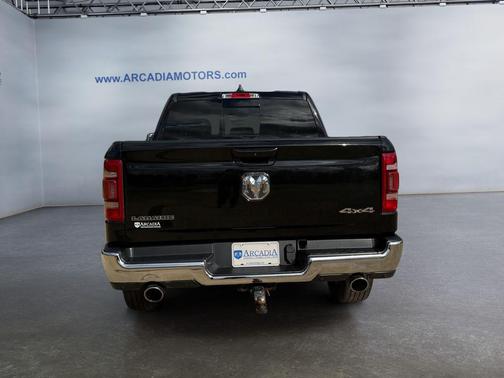 Diamond Black Crystal Pearlcoat 2023 RAM 1500 Laramie