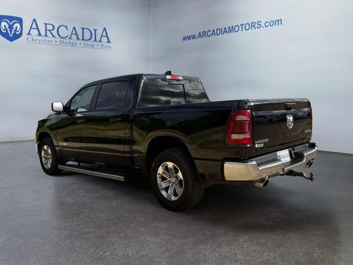 Diamond Black Crystal Pearlcoat 2023 RAM 1500 Laramie