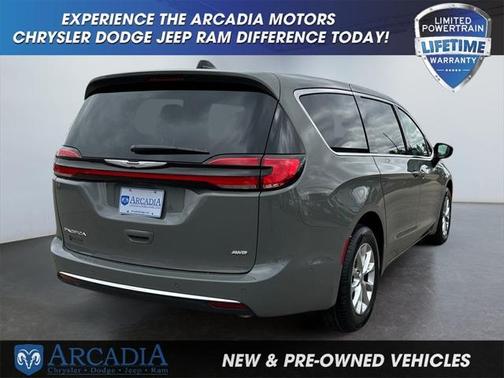2025 Chrysler Pacifica L