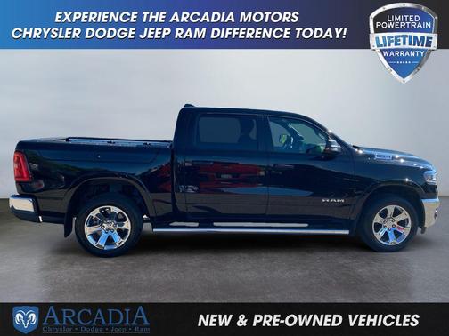 Diamond Black Crystal Pearlcoat 2025 RAM 1500 Big Horn/Lone Star