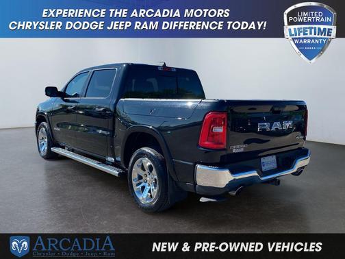 Diamond Black Crystal Pearlcoat 2025 RAM 1500 Big Horn/Lone Star