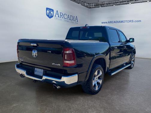 Diamond Black Crystal Pearlcoat 2021 RAM 1500 Laramie