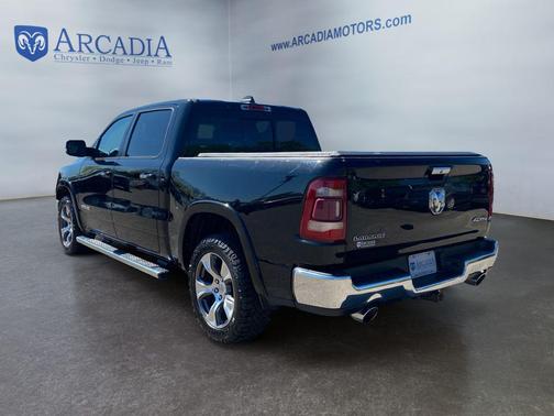 Diamond Black Crystal Pearlcoat 2021 RAM 1500 Laramie
