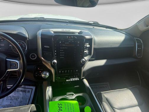 Ivory White Tri-Coat Pearlcoat 2021 RAM 1500 Laramie