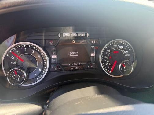 Ivory White Tri-Coat Pearlcoat 2021 RAM 1500 Laramie