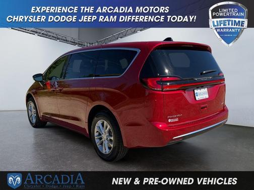 Red Hot Pearlcoat 2027 Chrysler Pacifica L