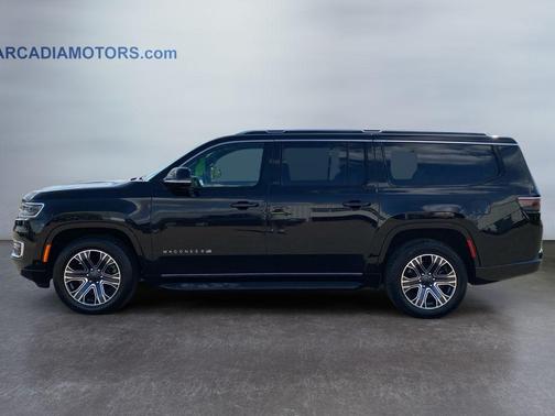 Diamond Black Crystal Pearlcoat 2024 Jeep Wagoneer L Series II 4x4