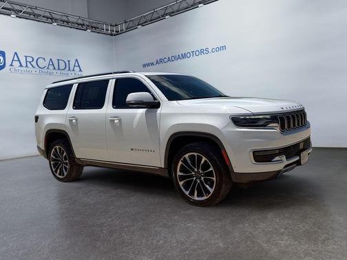 Bright White Clearcoat 2022 Jeep Wagoneer Series III 4x4
