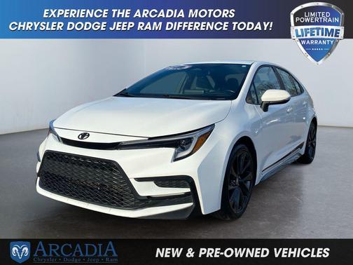Ice Cap 2023 Toyota Corolla SE