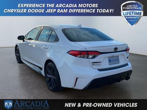 Ice Cap 2023 Toyota Corolla SE