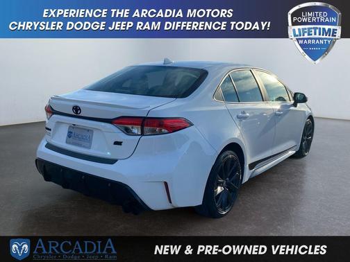 Ice Cap 2023 Toyota Corolla SE