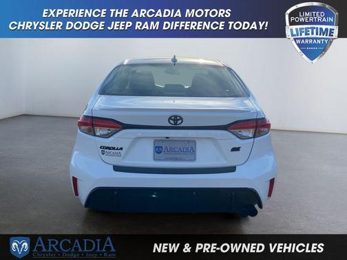 Ice Cap 2023 Toyota Corolla SE