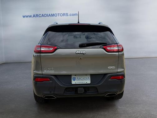 Light Brownstone Pearlcoat 2018 Jeep Cherokee Latitude Plus