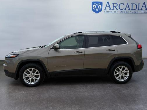 Light Brownstone Pearlcoat 2018 Jeep Cherokee Latitude Plus