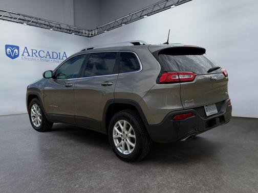 Light Brownstone Pearlcoat 2018 Jeep Cherokee Latitude Plus
