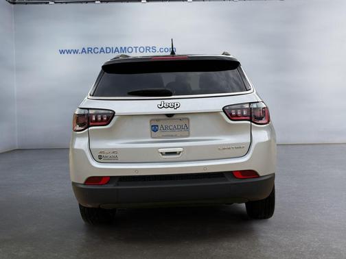 Silver Zynith Metallic Clearcoat 2025 Jeep Compass Limited