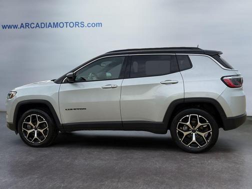 Silver Zynith Metallic Clearcoat 2025 Jeep Compass Limited