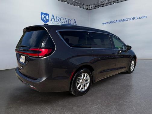 Granite Crystal Metallic Clearcoat 2021 Chrysler Pacifica Touring L