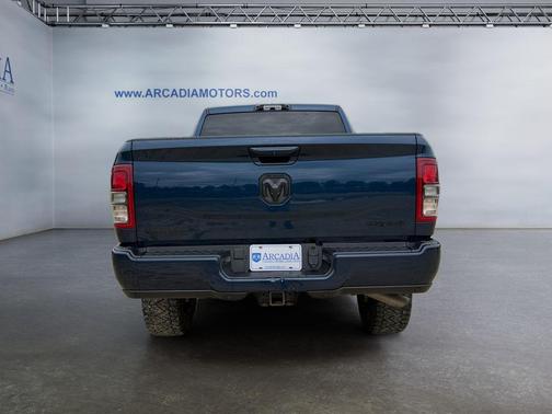 Patriot Blue Pearlcoat 2022 RAM 2500 Big Horn Crew Cab 4x4 6'4' Box