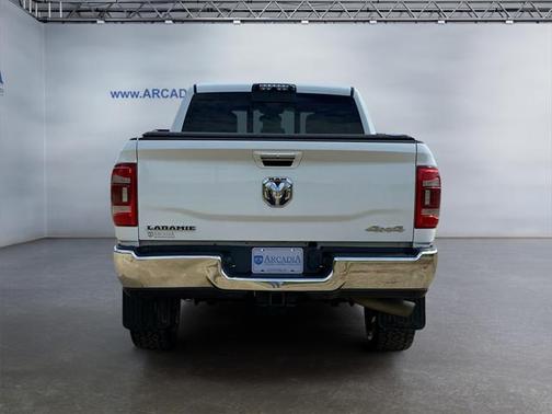 2020 RAM 2500 Laramie Crew Cab 4X4 6'4' Box