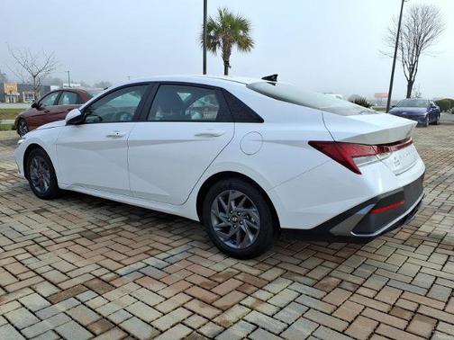 2024 Hyundai ELANTRA HEV Blue