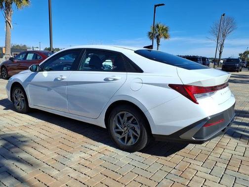 2024 Hyundai ELANTRA HEV Blue