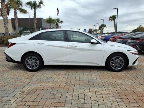 2024 Hyundai ELANTRA HEV Blue