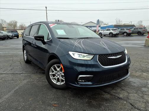 2024 Chrysler Pacifica Touring-L