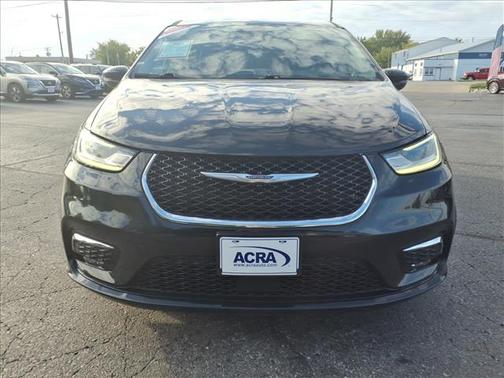 2023 Chrysler Pacifica Touring-L