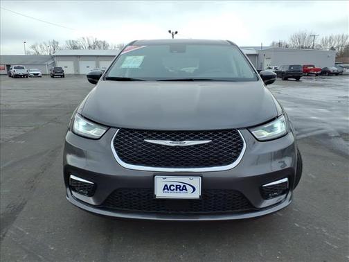 2023 Chrysler Pacifica Touring-L