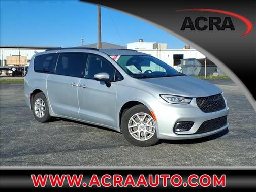 2023 Chrysler Pacifica Touring-L