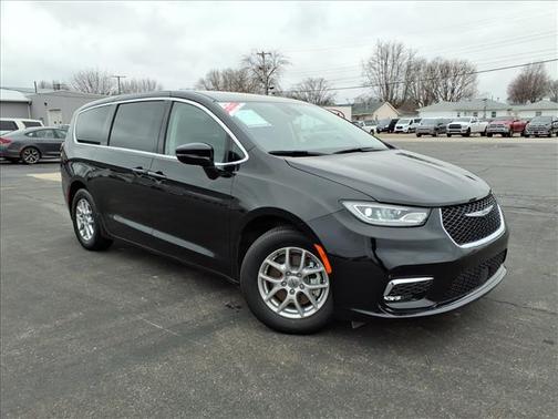 2024 Chrysler Pacifica Touring-L