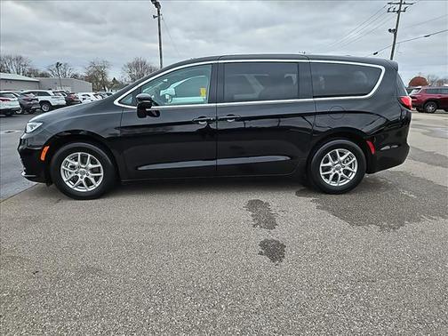 2024 Chrysler Pacifica Touring-L