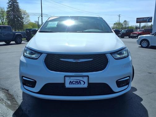 2024 Chrysler Pacifica Touring-L