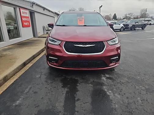 2023 Chrysler Pacifica Touring-L