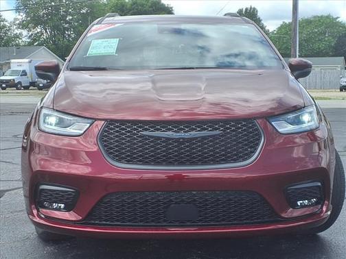 2023 Chrysler Pacifica Touring-L