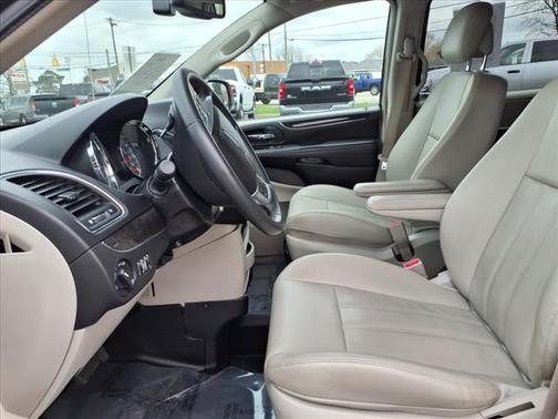 2013 Chrysler Town & Country Touring