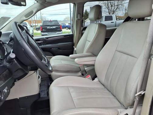 2013 Chrysler Town & Country Touring