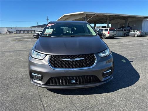 2023 Chrysler Pacifica Touring-L