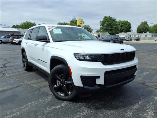 Bright White Clearcoat 2024 Jeep Grand Cherokee L Laredo